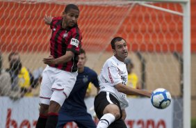 Bruno Costa e Danilo durante partida entre Corinthians x Atltico-PR vlida pela 1 rodada do Campeonato Brasileiro 2010, realizada no estdio do Pacaembu