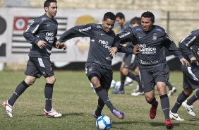 Chicai; Dentinho e Balbuena durante o treino do Corinthians realizado esta manhã no Parque São Jorge. O próximo jogo do time será amanhã, domingo, dia 16/05, no Olímpico, contra o Grêmio, pela 2ª rodada do Campeonato Brasileiro 2010; São Paulo, Brasil