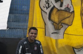 Dentinho durante o treino do Corinthians realizado esta manhã no Parque São Jorge. O próximo jogo do time será amanhã, domingo, dia 16/05, no Olímpico, contra o Grêmio, pela 2ª rodada do Campeonato Brasileiro 2010; São Paulo, Brasil