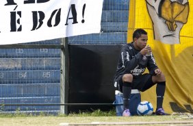 Dentinho durante o treino do Corinthians realizado esta manhã no Parque São Jorge. O próximo jogo do time será amanhã, domingo, dia 16/05, no Olímpico, contra o Grêmio, pela 2ª rodada do Campeonato Brasileiro 2010; São Paulo, Brasil