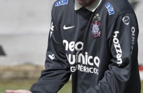 Mano Menezes durante o treino do Corinthians realizado esta manhã no Parque São Jorge. O próximo jogo do time será amanhã, domingo, dia 16/05, no Olímpico, contra o Grêmio, pela 2ª rodada do Campeonato Brasileiro 2010; São Paulo, Brasil