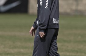 Mano Menezes durante o treino do Corinthians realizado esta manhã no Parque São Jorge. O próximo jogo do time será amanhã, domingo, dia 16/05, no Olímpico, contra o Grêmio, pela 2ª rodada do Campeonato Brasileiro 2010; São Paulo, Brasil