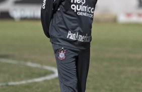 Mano Menezes durante o treino do Corinthians realizado esta manhã no Parque São Jorge. O próximo jogo do time será amanhã, domingo, dia 16/05, no Olímpico, contra o Grêmio, pela 2ª rodada do Campeonato Brasileiro 2010; São Paulo, Brasil