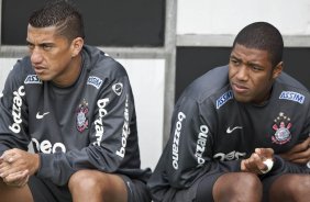 Ralf e Jucilei durante o treino do Corinthians realizado esta manh no Parque So Jorge. O prximo jogo do time ser amanh, domingo, dia 16/05, no Olmpico, contra o Grmio, pela 2 rodada do Campeonato Brasileiro 2010; So Paulo, Brasil