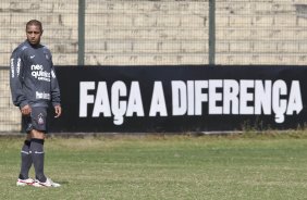 Roberto Carlos durante o treino do Corinthians realizado esta manhã no Parque São Jorge. O próximo jogo do time será amanhã, domingo, dia 16/05, no Olímpico, contra o Grêmio, pela 2ª rodada do Campeonato Brasileiro 2010; São Paulo, Brasil