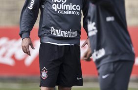 Ronaldo e o preparador físico Eduardo Silva durante o treino do Corinthians realizado esta manhã no Parque São Jorge. O próximo jogo do time será domingo, dia 23/05, no Pacaembu, contra o Fluminense, pela 3ª rodada do Campeonato Brasileiro 2010; São Paulo, Brasil