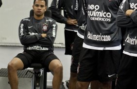 William e Dentinho(e) durante o treino do Corinthians realizado esta manh no Parque So Jorge. O prximo jogo do time ser domingo, dia 23/05, no Pacaembu, contra o Fluminense, pela 3 rodada do Campeonato Brasileiro 2010; So Paulo, Brasil