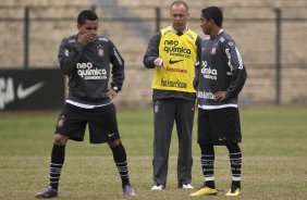 Dentinho; Mano Menezes e Jorge Henrique durante o treino do Corinthians realizado esta manhã no Parque São Jorge. O próximo jogo do time será domingo, dia 23/05 no Pacaembu, contra o Fluminense, pela 3ª rodada do Campeonato Brasileiro 2010; São Paulo, Brasil