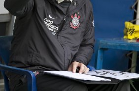 Mano Menezes durante o treino do Corinthians realizado esta manhã no Parque São Jorge. O próximo jogo do time será domingo, dia 23/05 no Pacaembu, contra o Fluminense, pela 3ª rodada do Campeonato Brasileiro 2010; São Paulo, Brasil