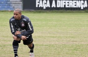 Roberto Carlos durante o treino do Corinthians realizado esta manh no Parque So Jorge. O prximo jogo do time ser domingo, dia 23/05 no Pacaembu, contra o Fluminense, pela 3 rodada do Campeonato Brasileiro 2010; So Paulo, Brasil