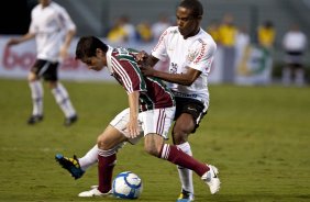 Conca e Elias durante partida entre Corinthians x Fluminense válida pela 3ª rodada do Campeonato Brasileiro 2010, realizada no estádio do Pacaembu