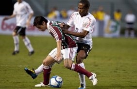 Conca e Elias durante partida entre Corinthians x Fluminense vlida pela 3 rodada do Campeonato Brasileiro 2010, realizada no estdio do Pacaembu