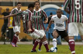 Gum; Diguinho e Elias durante partida entre Corinthians x Fluminense vlida pela 3 rodada do Campeonato Brasileiro 2010, realizada no estdio do Pacaembu