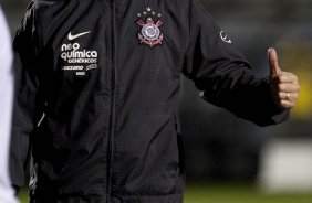 Mano Menezes durante partida entre Corinthians x Fluminense vlida pela 3 rodada do Campeonato Brasileiro 2010, realizada no estdio do Pacaembu