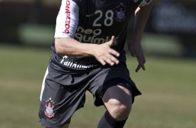 Chico durante treinamento na intertemporada do Corinthians, realizado esta manh no Oscar Inn Resort em Aguas de Lindoia, interior de So Paulo. O prximo jogo do time ser dia 14/07, contra o Cear, no estdio Castelo, pela 7 rodada do Campeonato Brasileiro 2010; So Paulo, Brasil