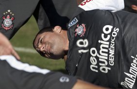 Danilo durante treinamento na intertemporada do Corinthians, realizado esta manh no Oscar Inn Resort em Aguas de Lindoia, interior de So Paulo. O prximo jogo do time ser dia 14/07, contra o Cear, no estdio Castelo, pela 7 rodada do Campeonato Brasileiro 2010; So Paulo, Brasil