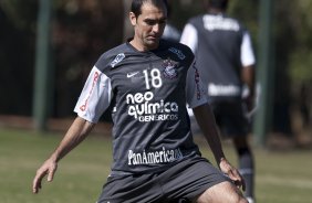 Danilo durante treinamento na intertemporada do Corinthians, realizado esta manh no Oscar Inn Resort em Aguas de Lindoia, interior de So Paulo. O prximo jogo do time ser dia 14/07, contra o Cear, no estdio Castelo, pela 7 rodada do Campeonato Brasileiro 2010; So Paulo, Brasil