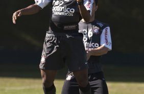 Elias durante treinamento na intertemporada do Corinthians, realizado esta manh no Oscar Inn Resort em Aguas de Lindoia, interior de So Paulo. O prximo jogo do time ser dia 14/07, contra o Cear, no estdio Castelo, pela 7 rodada do Campeonato Brasileiro 2010; So Paulo, Brasil