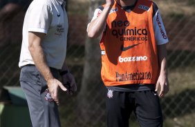 Mano Menezes e Bruno Cesar durante treinamento na intertemporada do Corinthians, realizado esta manh no Oscar Inn Resort em Aguas de Lindoia, interior de So Paulo. O prximo jogo do time ser dia 14/07, contra o Cear, no estdio Castelo, pela 7 rodada do Campeonato Brasileiro 2010; So Paulo, Brasil