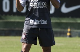 Roberto Carlos durante treinamento na intertemporada do Corinthians, realizado esta manh no Oscar Inn Resort em Aguas de Lindoia, interior de So Paulo. O prximo jogo do time ser dia 14/07, contra o Cear, no estdio Castelo, pela 7 rodada do Campeonato Brasileiro 2010; So Paulo, Brasil