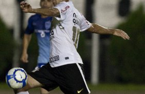 Danilo durante partida entre Corinthians x Iraty/PR, torneio amistoso, realizada esta noite no estdio do Caf, em Londrina/Parana