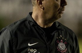 Mano Menezes durante partida entre Corinthians x Iraty/PR, torneio amistoso, realizada esta noite no estdio do Caf, em Londrina/Parana