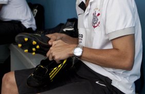 Leandro Castán nos vestiários antes da partida entre Corinthians x Atlético-PR, válida pela decisão da Taca cidade de Londrina, realizada esta tarde no estádio do Café, em Londrina/Parana