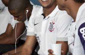 Roberto Carlos nos vestiários antes da partida entre Corinthians x Atlético-PR, válida pela decisão da Taca cidade de Londrina, realizada esta tarde no estádio do Café, em Londrina/Parana