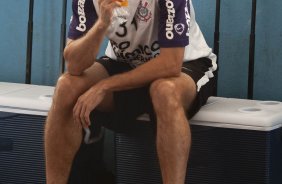 Tcheco nos vestiários antes da partida entre Corinthians x Atlético-PR, válida pela decisão da Taca cidade de Londrina, realizada esta tarde no estádio do Café, em Londrina/Parana