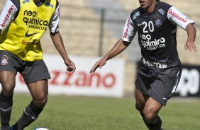 Elias, que jogou no time reserva, e Ralf, durante treinamento do Corinthians, realizado esta manh no Parque So Jorge. O prximo jogo do time pelo Campeonato Brasileiro 2010, ser dia 14/07, contra o Cear no Castelo, em Fortaleza; So Paulo, Brasil