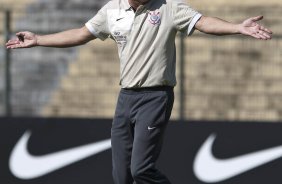 Mano Menezes durante treinamento do Corinthians, realizado esta manh no Parque So Jorge. O prximo jogo do time pelo Campeonato Brasileiro 2010, ser dia 14/07, contra o Cear no Castelo, em Fortaleza; So Paulo, Brasil