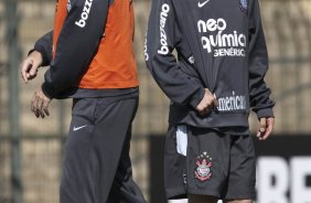 Mano Menezes e Defederico durante treinamento do Corinthians, realizado esta manh no Parque So Jorge. O prximo jogo do time pelo Campeonato Brasileiro 2010, ser dia 14/07, contra o Cear no Castelo, em Fortaleza; So Paulo, Brasil