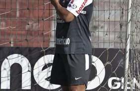 Roberto Carlos durante treinamento do Corinthians, realizado esta manh no Parque So Jorge. O prximo jogo do time pelo Campeonato Brasileiro 2010, ser dia 14/07, contra o Cear no Castelo, em Fortaleza; So Paulo, Brasil