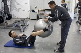 Chico e o fisiologista Guilherme Rodrigues durante treinamento do Corinthians, realizado esta manh no Parque So Jorge. O prximo jogo do time pelo Campeonato Brasileiro 2010, ser dia 14/07, contra o Cear no Castelo, em Fortaleza; So Paulo, Brasil