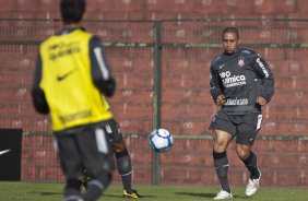 Roberto Carlos durante treinamento do Corinthians, realizado esta manh no Parque So Jorge. O prximo jogo do time pelo Campeonato Brasileiro 2010, ser dia 14/07, contra o Cear no Castelo, em Fortaleza; So Paulo, Brasil