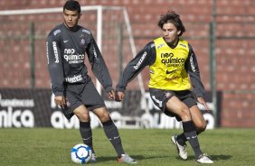 William Morais e Paulo Andr durante treinamento do Corinthians, realizado esta manh no Parque So Jorge. O prximo jogo do time pelo Campeonato Brasileiro 2010, ser dia 14/07, contra o Cear no Castelo, em Fortaleza; So Paulo, Brasil