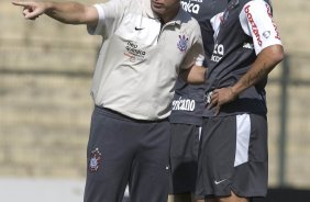 Mano Menezes durante o treino do Corinthians realizado esta manh no Parque So Jorge; o prximo jogo do time ser quarta-feira, dia 14/07, contra o Cear, no estdio Castelo, em Fortaleza pela 8 rodada do Brasileirao 2010