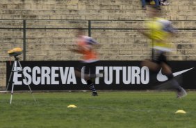 Jogadores durante o treino do Corinthians realizado esta manh no Parque So Jorge; o prximo jogo do time ser quarta-feira, dia 14/07, contra o Cear, no estdio Castelo, em Fortaleza pela 8 rodada do Brasileirao 2010