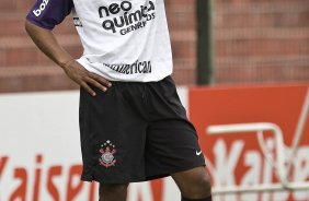 Paulinho durante o treino do Corinthians realizado esta manhã no Parque São Jorge; o próximo jogo do time será quarta-feira, dia 14/07, contra o Ceará, no estádio Castelão, em Fortaleza pela 8ª rodada do Brasileirao 2010