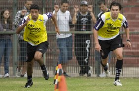 William e Paulo Andr durante o treino do Corinthians realizado esta manh no Parque So Jorge; o prximo jogo do time ser quarta-feira, dia 14/07, contra o Cear, no estdio Castelo, em Fortaleza pela 8 rodada do Brasileirao 2010