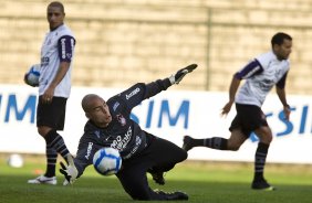 Julio Cesar durante o treino do Corinthians realizado esta tarde no Parque So Jorge; o prximo jogo do time ser quarta-feira, dia 14/07, contra o Cear, no estdio Castelo, em Fortaleza pela 8 rodada do Brasileirao 2010