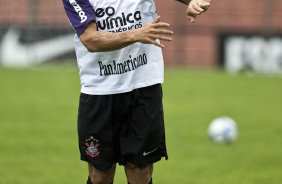 Roberto Carlos durante o treino do Corinthians realizado esta tarde no Parque So Jorge; o prximo jogo do time ser quarta-feira, dia 14/07, contra o Cear, no estdio Castelo, em Fortaleza pela 8 rodada do Brasileirao 2010