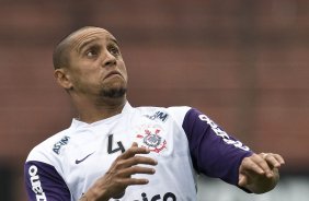 Roberto Carlos durante o treino do Corinthians realizado esta tarde no Parque So Jorge; o prximo jogo do time ser quarta-feira, dia 14/07, contra o Cear, no estdio Castelo, em Fortaleza pela 8 rodada do Brasileirao 2010