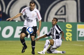 CEARA/CE X CORINTHIANS/SP - Danilo e Michel durante partida vlida pela 8 rodada do Campeonato Brasileiro de 2010, realizado esta noite no estdio Castelo, em Fortaleza