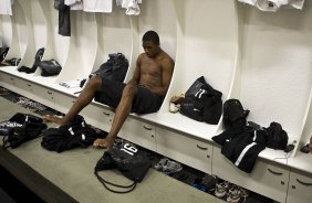 CEARA/CE X CORINTHIANS/SP - Jucilei nos vestiários antes da partida válida pela 8ª rodada do Campeonato Brasileiro de 2010, realizado esta noite no estádio Castelão, em Fortaleza