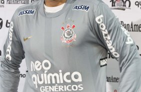 O goleiro paraguaio Aldo Bobadilha foi apresentado aps o treino do Corinthians realizado esta manh no Parque So Jorge; o prximo jogo do time ser domingo, dia 18/07, contra o Atltico-MG, no estdio do Pacaembu, pela 9 rodada do Brasileirao 2010