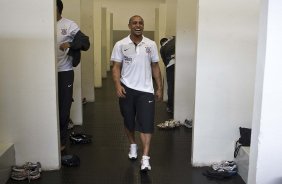 Roberto Carlos nos vestiários antes da partida entre Corinthians x Atlético-MG, válida pela 9ª rodada do Campeonato Brasileiro de 2010, serie A, realizada esta tarde no estádio do Pacaembu