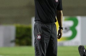 O tcnico Mano Menezes do Corinthians em partida vlida pelo Campeonato Brasileiro realizado no estdio Serra Dourada