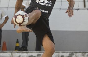 Ronaldo treina jogando futvolei na caixa de areia esta tarde no Parque So Jorge. O prximo jogo do time, ser domingo, dia 25/07, contra o Guarani/Campinas, no estdio do Pacaembu, pela 11a rodada do Brasileiro 2010