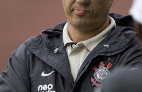 Adilson Batista durante o treino do Corinthians, realizado esta manh no Parque So Jorge. O prximo jogo do time, ser domingo, dia 01/08, contra o Palmeiras, no estdio do Pacaembu, pela 12. a rodada do Brasileiro 2010